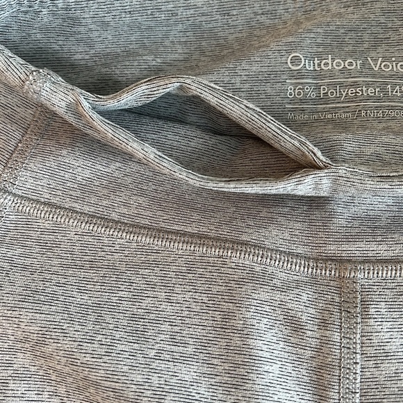 LIKE NEW Outdoor Voices Warm-Up 7/8 Length Light Gray Legging - Picture 4 of 5